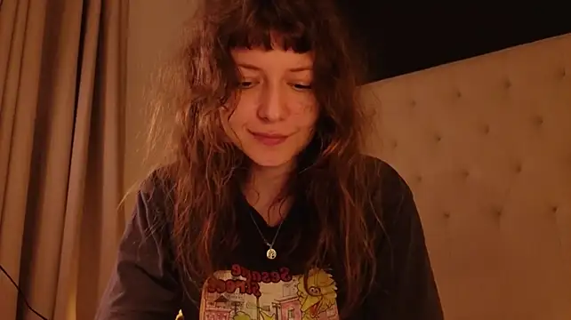 Sun_place - camel toe close to cam