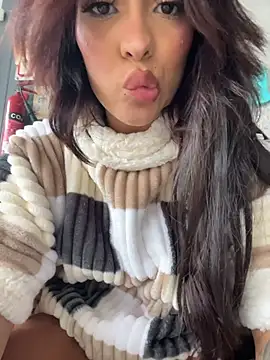 MystiqueXXX - FINGERING MY PUSSY CLOSE UP!💦☔