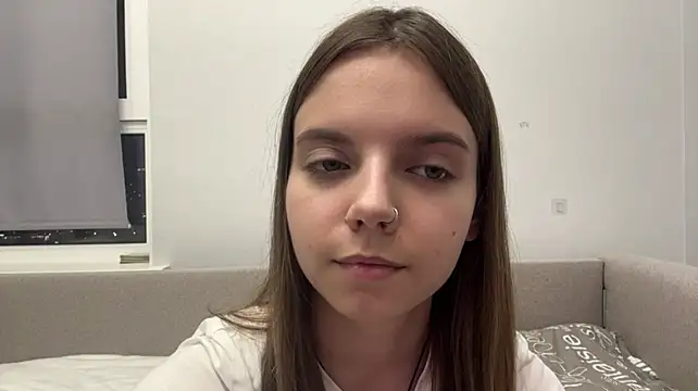 LisaPorse - show feet + cute wink