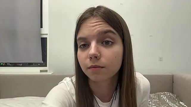 LisaPorse - show feet + cute wink