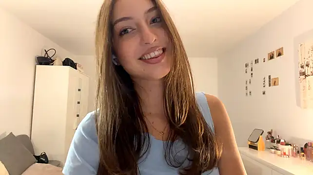 ConchitaRa - Flash color my panties OMG