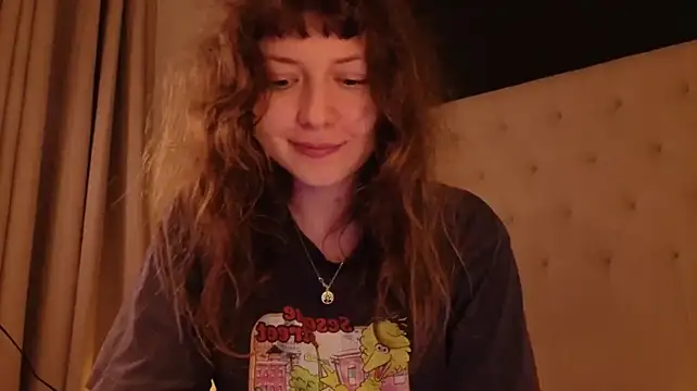 Sun_place - camel toe close to cam