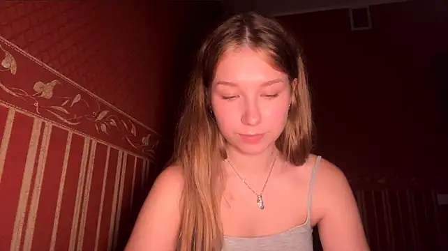 VaelZira - Show my underboobs🤩