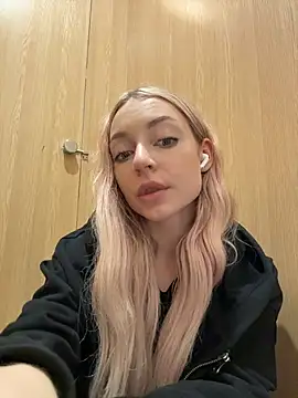 Melissa_grr - TOTALLY NAKED WITH OPENED DOOR! MALE 🚾