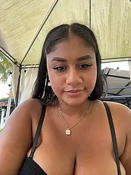 NayTorres - FUCK ME DOMI IN MY PUSSY IN PUBLIC