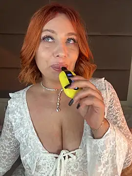 YourAmara - Oil on boobs