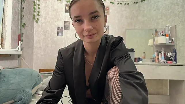 SharylGarret - Squeeze/slap my ass