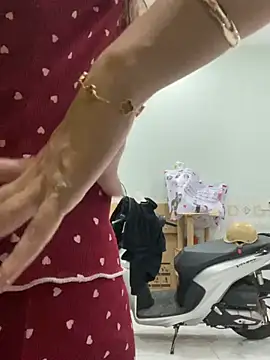 _AnneMia_ - Take off bra