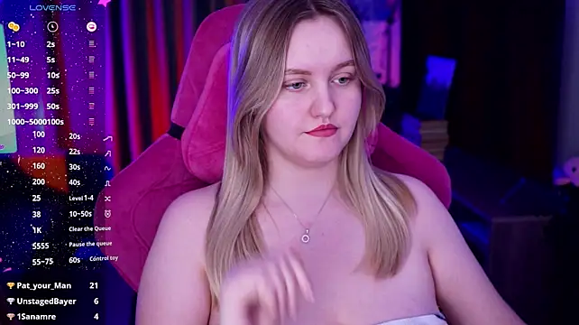 KellyPoter - Stick out your tongue and lick your lips