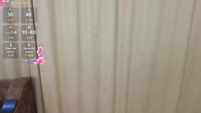Verdginiaiiiiiaa - Lick my lips close to cam