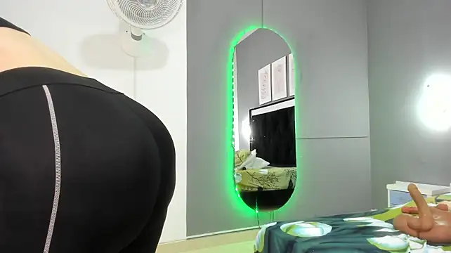 Zoe_curvyy - open that big ass for me 🍑