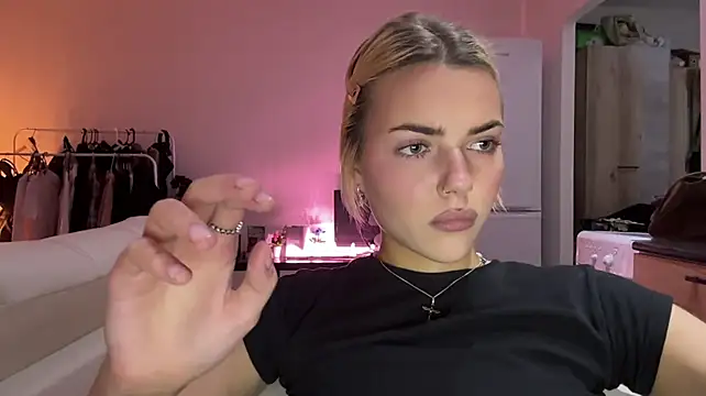 ChristelDuncombe - topless photo in PM (Last tip)
