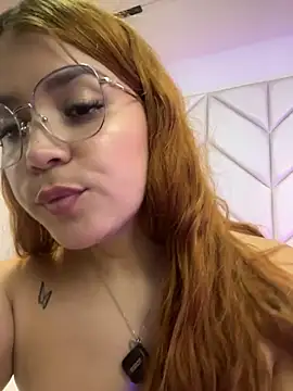 Samanta_Rave - suck dildo between my breasts