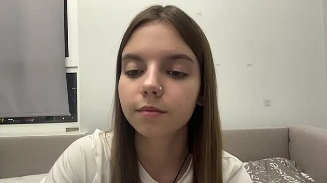 LisaPorse - show feet + cute wink