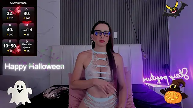 Tamara_kisses - topless