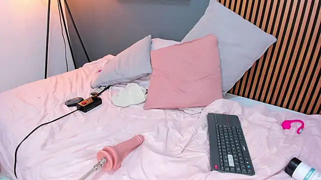 Nicole_Lux - control my toy for 5 mins