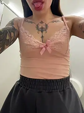Babydolll - SHOW OURS NUDE TITS FOR RANDOM MAN 🚽
