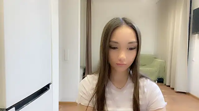 RefereedHobble - Show off sexy shoulders