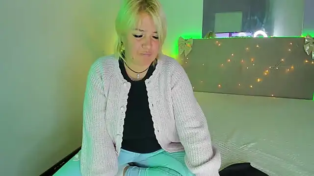CurlyDreams - Oil Show: Tits and Ass