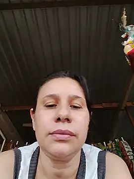 MIA-LARIOS - Flash tetas