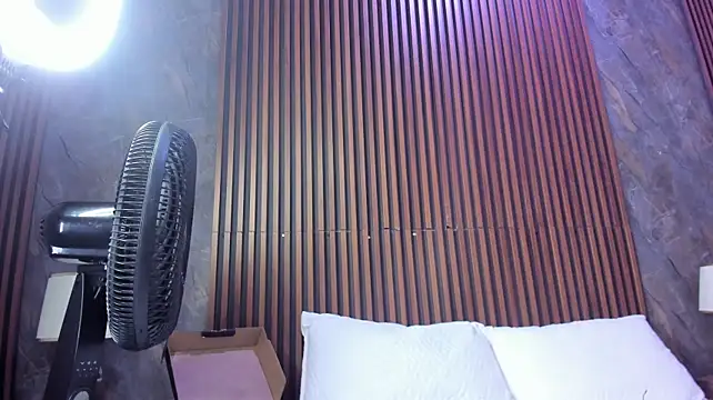 Linda_cabal - fingers in my ass