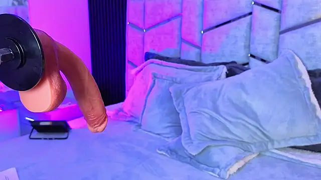 Saraahfontaine - drool and show boobs