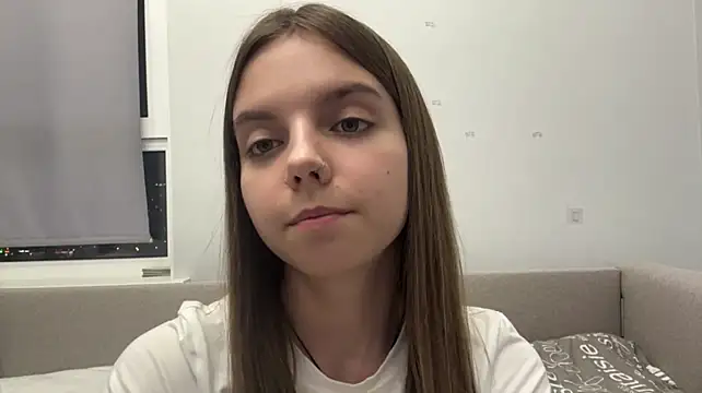 LisaPorse - show feet + cute wink