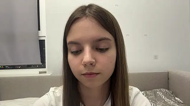LisaPorse - show feet + cute wink