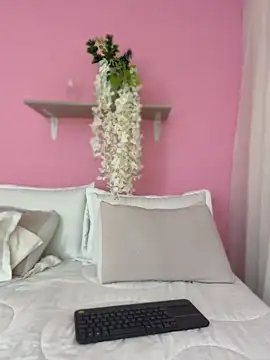 AlessiaVallmont - Place a pillow with domi on my clit