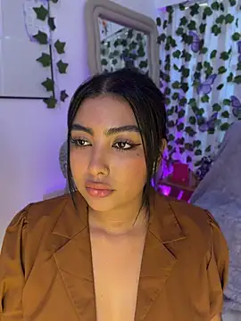 NatashaBrown12 - open pussy