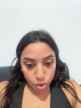 MeggyMae_ - show my pussy + rub clit