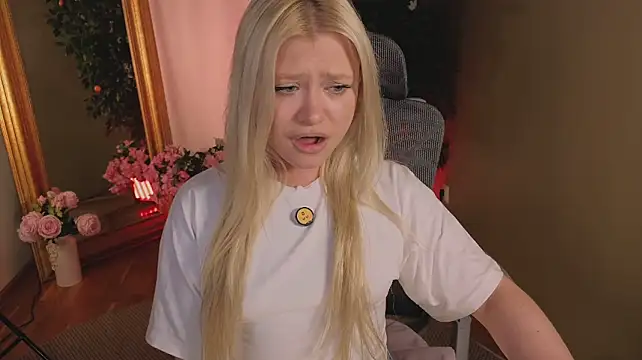ItsJustGia - tease my ass close up
