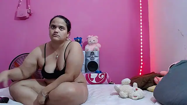 brunnette_hot