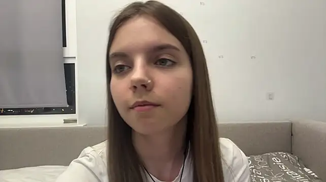 LisaPorse - show feet + cute wink