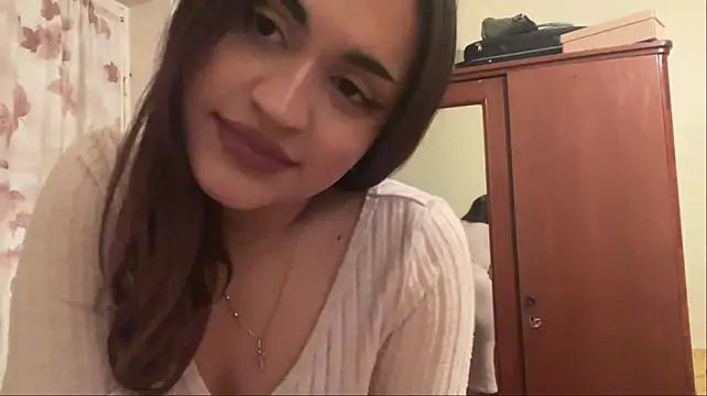 LizetteSobczak - Trace my shoulder with one fingertip ✨