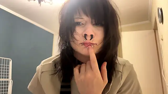 SusannaSalee - Take a look at my piercing