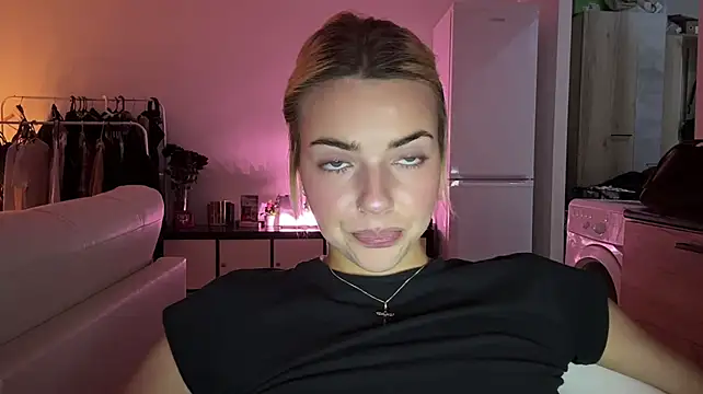 ChristelDuncombe - topless photo in PM (Last tip)