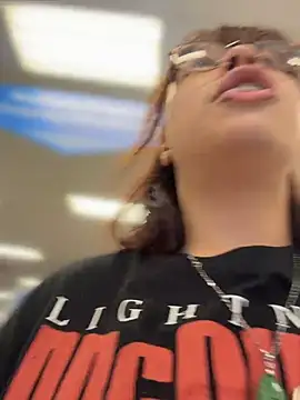 Moan4mona - Suck daddy’s cock in changing room 🙈🍆
