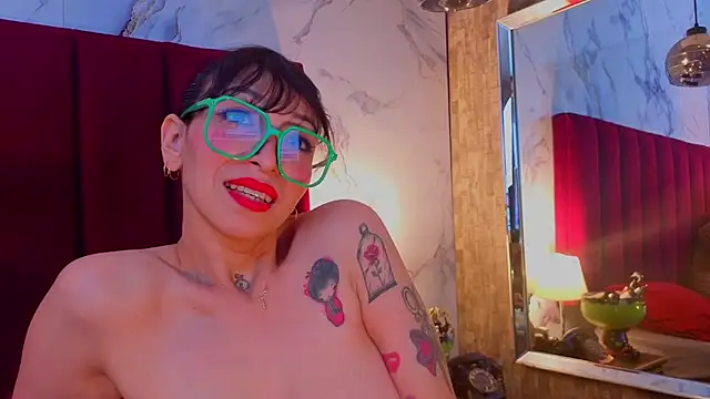 CHIARAJJONES - tits in oil