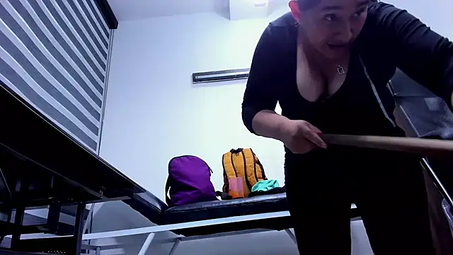 LeilaSmith_ - tits bouncing