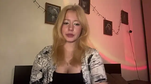 ElanorGahan - Become the first today💖
