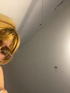 Luly20004 - Dildo en el orto