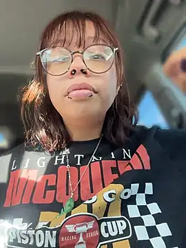 Moan4mona - Suck daddy’s cock in changing room 🙈🍆