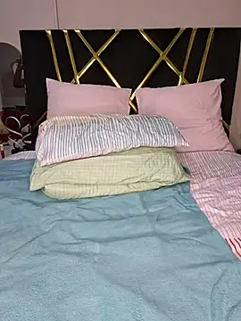 NaughtyMilf_Lilly - FUCKING MACHINE AND SQUIRT ALL OVER