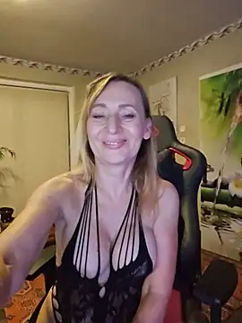 HotLana69 - Warm me up 😏Last Tiper get Video