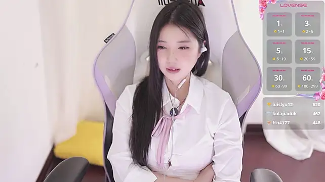 Kitty_baby77 - 完成任务 无内M腿5分钟 最后一个完成控制小粉5分钟