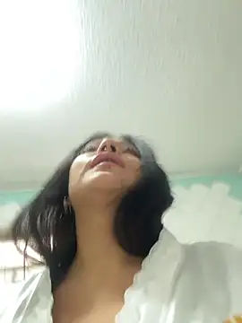 Emily_Gomezz - Plug in ass+ spanks