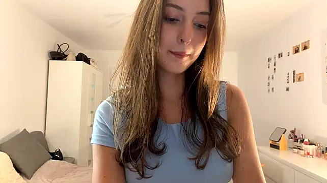 ConchitaRa - Massage my boobs under top