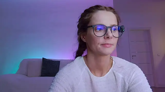 LilyRoselyn - Give me a reason to get closer