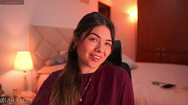 Lau_Bee - wet me that make me move